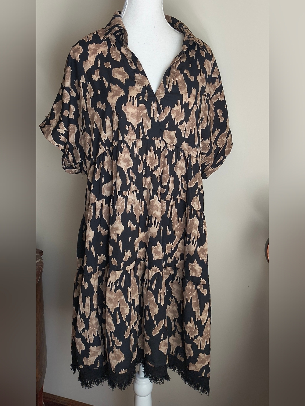 Umgee Animal Print Babydoll Tiered Dress Large Frayed Hem Short Sleeve Black Tan